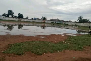 Kasaï : le stade Kanzala délabré après la pluie, la jeunesse oubliée malgré les tournois millionnaires( un constant du journaliste Felly Ephraïm Lukodi)