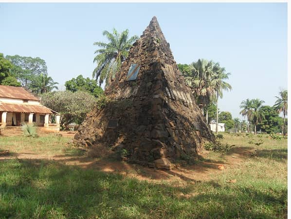 Faradje en crise : l’Administrateur du territoire introuvable, une absence qui coûte cher à la population