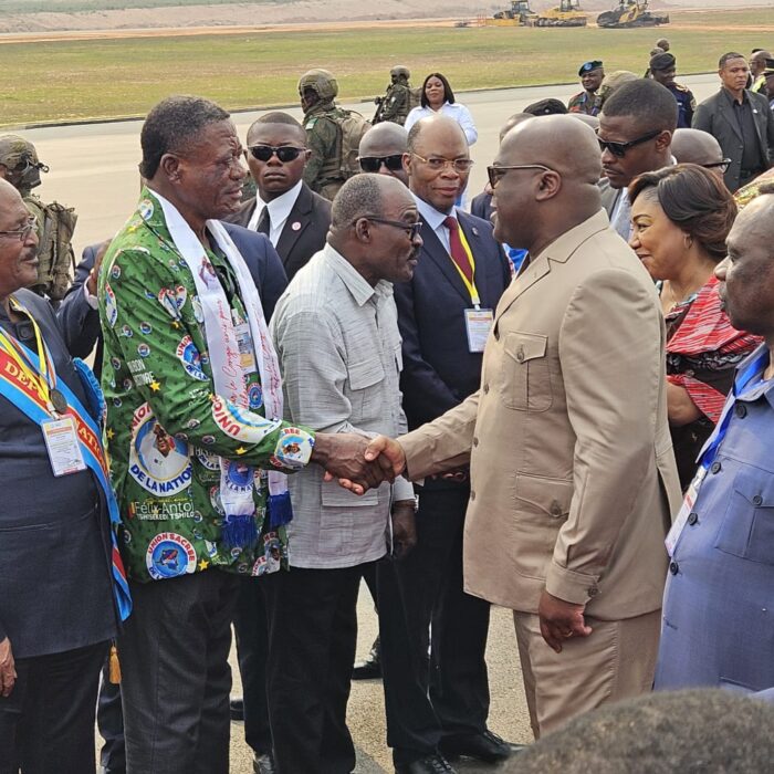 RDC :le président Félix Tshisekedi est arrivé à Mbuji-May pour échanger sur les priorités et le développement de la province