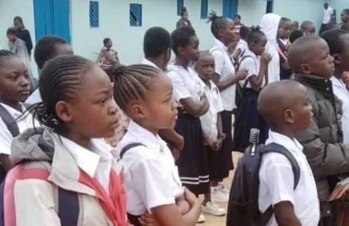 Mambasa : des parents exposés au défi lié à la préparation des élèves à l&rsquo;approche de la rentrée scolaire suite à l&rsquo;insécurité des rebelles ADF dans plusieurs villages