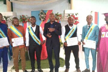 Kasindi éducation : après 3 ans d’attente, l’ISTMM CEPROMAD remet enfin leurs diplômes à 8 lauréats devant le bourgmestre et plusieurs autres autorités