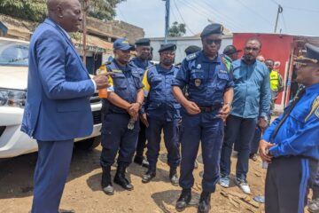 Nord-Kivu–Ituri : l’EAC dote la PNC de deux jeeps neuves pour renforcer la sécurité à Kasindi et Mahagi